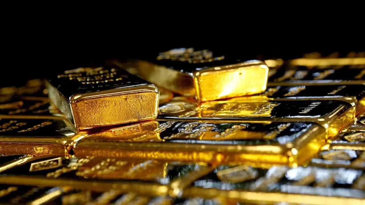 هبوط المعادن.. تراجع أسعار الذهب والفضة وسط مخاوف تلاحق أسهم الذكاء الاصطناعي اليوم